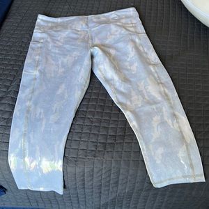 Silver Camo Metallic Pocket Light n Tight Hi-Rise Capri 20"